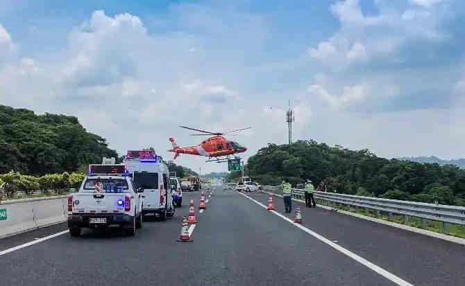 钢城区高速公路汽车救援案例