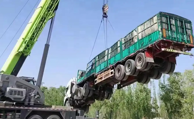 钢城区道路脱困救援案例